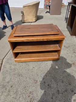 TV stand with swivel top