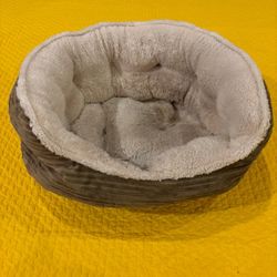 Khaki and White Dog Bed