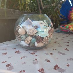 Ornamental Glass Fish Bowl With Vase Filler