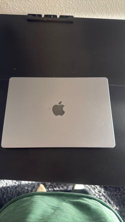 Apple MacBook Laptop Space Gray 2023