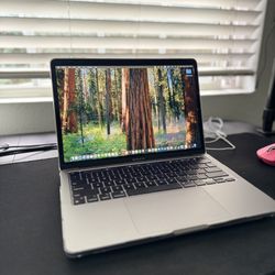 MacBook Pro M2 TouchBar, 14 Inch, 256 GB (Like New)
