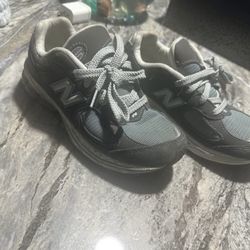 Girls sneakers size 2.5