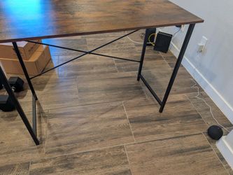 Small computer desk