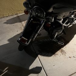 99. HARLEY-DAVIDSON electric glide. 58,000 miles.