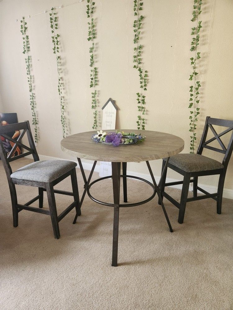 Dining Table & High Chairs