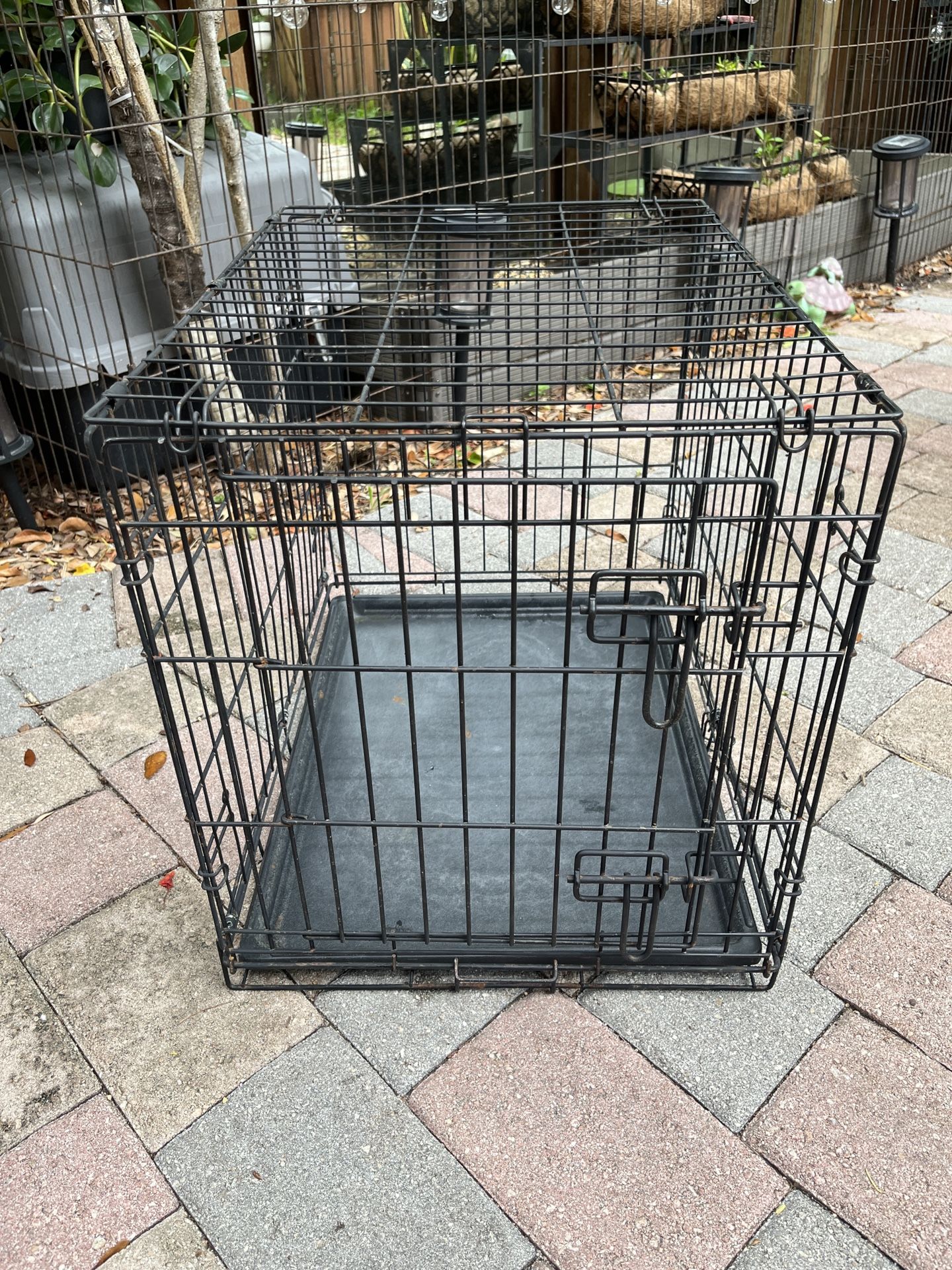 24" Black Wire Dog Crate Cage w/ Tray and Divider