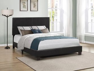  📦 BRAND NEW QUEEN BED 🛌 INCLUDING MATTRESS WITH BOX SPRING AND WOOFEN FRAME 