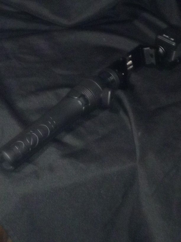 Rode Light And Tri Pod Still New