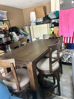 Beautiful Dining Room & Living Room Furniture Set – Great Condition