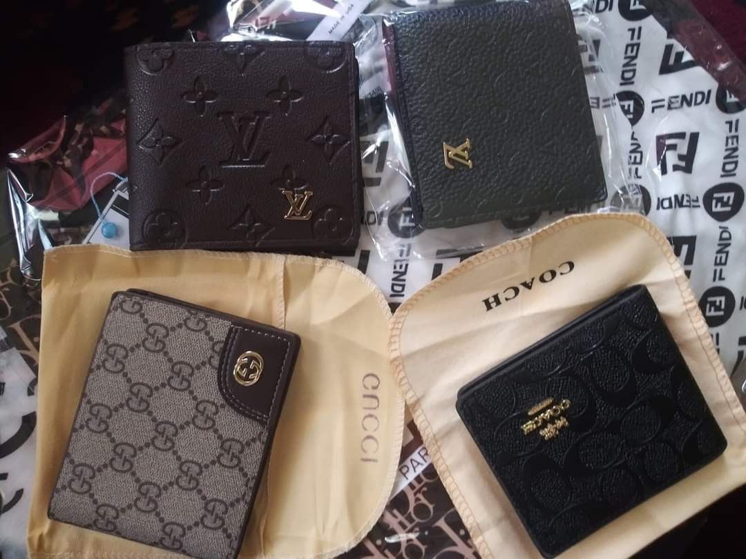 Men s Wallet gucci, Couch,Lv And gG