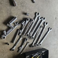 Craftsman Wrench and Screwdriver Set