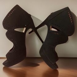 Apt 9 Black Laser Cut heels peepto size 8
