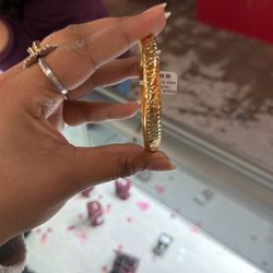 Hammered Design Bangle 