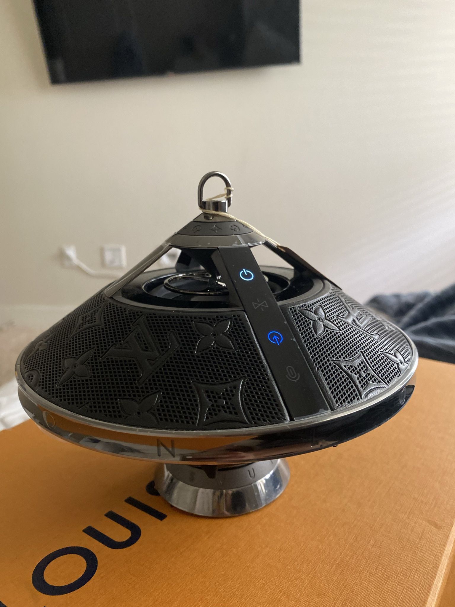 Louis Vuitton Horizon Light Up Speaker