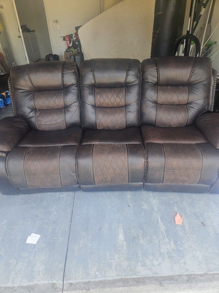 Moving Sale In Wesley Chapel