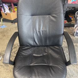 Black office chair