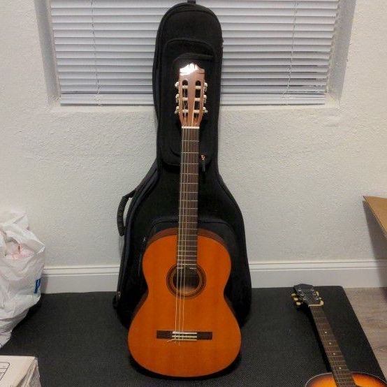 Yamaha CG111S Classical Guitar+Case