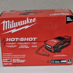 Milwaukee M18 18V Lithium-Ion Cordless 2000 Peak Amp HOTSHOT Jump Starter (Tool-Only) Brand New 