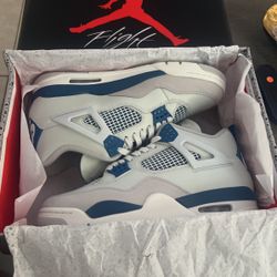 Jordan 4 