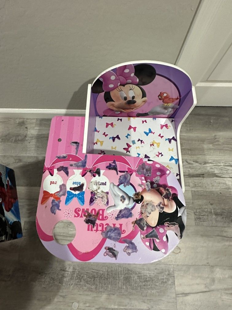 Minnie Mouse Desk