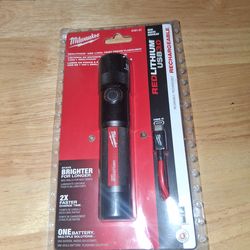 Milwaukee RedLithium Flashlight 1100 Lumen Rechargeable