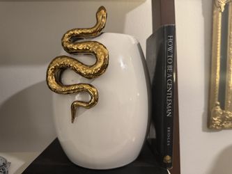 White And Gold Snake Vase