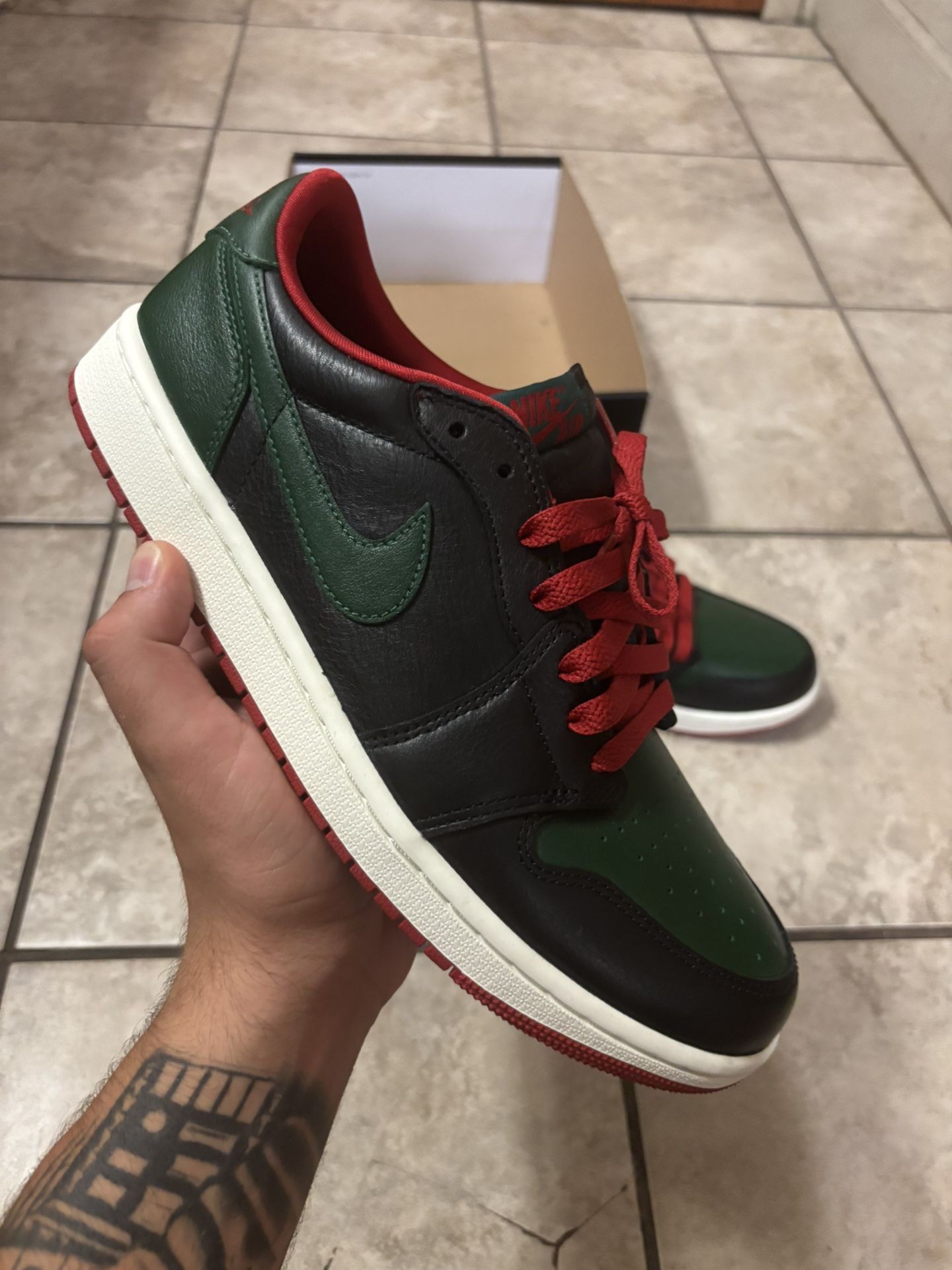 WMNS/ MENS Air Jordan 1 Retro Low OG
