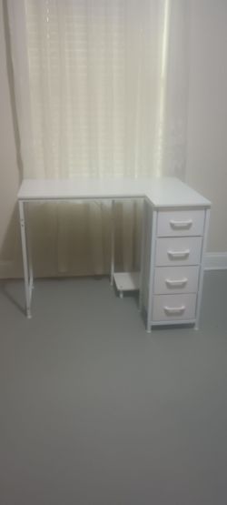40" White "L" Shaped Desk with 4-Drawers