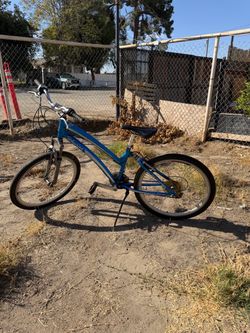 Schwinn Midtown 21-Speed Bike