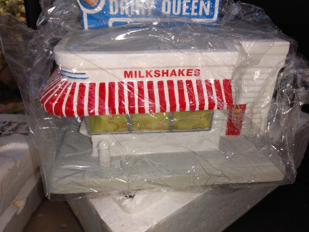 Scale model dairy Queen