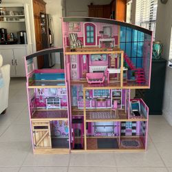 Doll House 