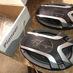 Pioneer 6x9 4-way Speakers- See Pictures 