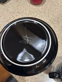 Mikasa Galleria Opus Black Ceramic Piece