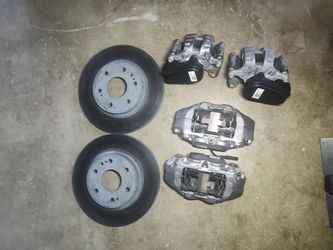 GM  Calipers With Brake Pads and Front Rotors