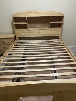 Natural Wood Trundle Bedroom Set