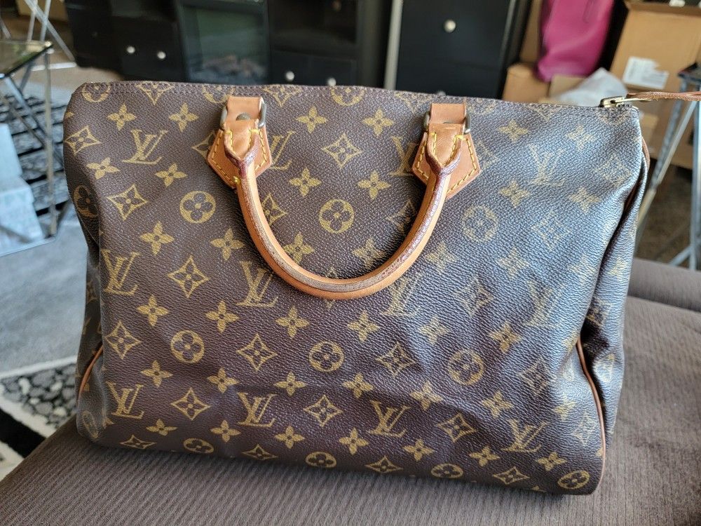 Louis Vuitton Speedy 35