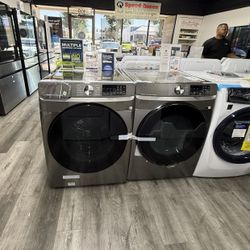 Samsung - Platinum 4.5 Cu Ft Front Load Washer & 7.5 Electric Dryer With Stream Laundry Set 🩶