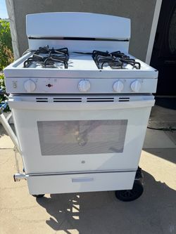 GE White Gas Range Stove with Oven