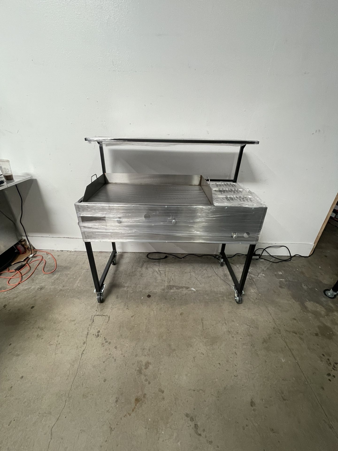 Plancha De 36” Con 3 Charolas Baño María Y Repisa | Incluye Manguera Con Regulador