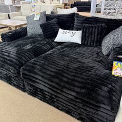 2 Double Chaise Built In USB Port And Cup Holder 