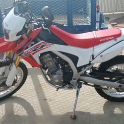 2014 Honda CRF250l Dual Sport Motorcycle 