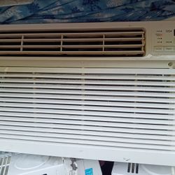 10000 BTU Window Unit Works Great 