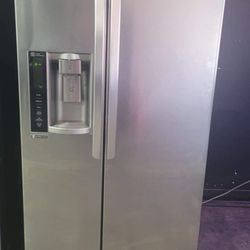 LG REFRIGERATOR SIDE BY SIDE