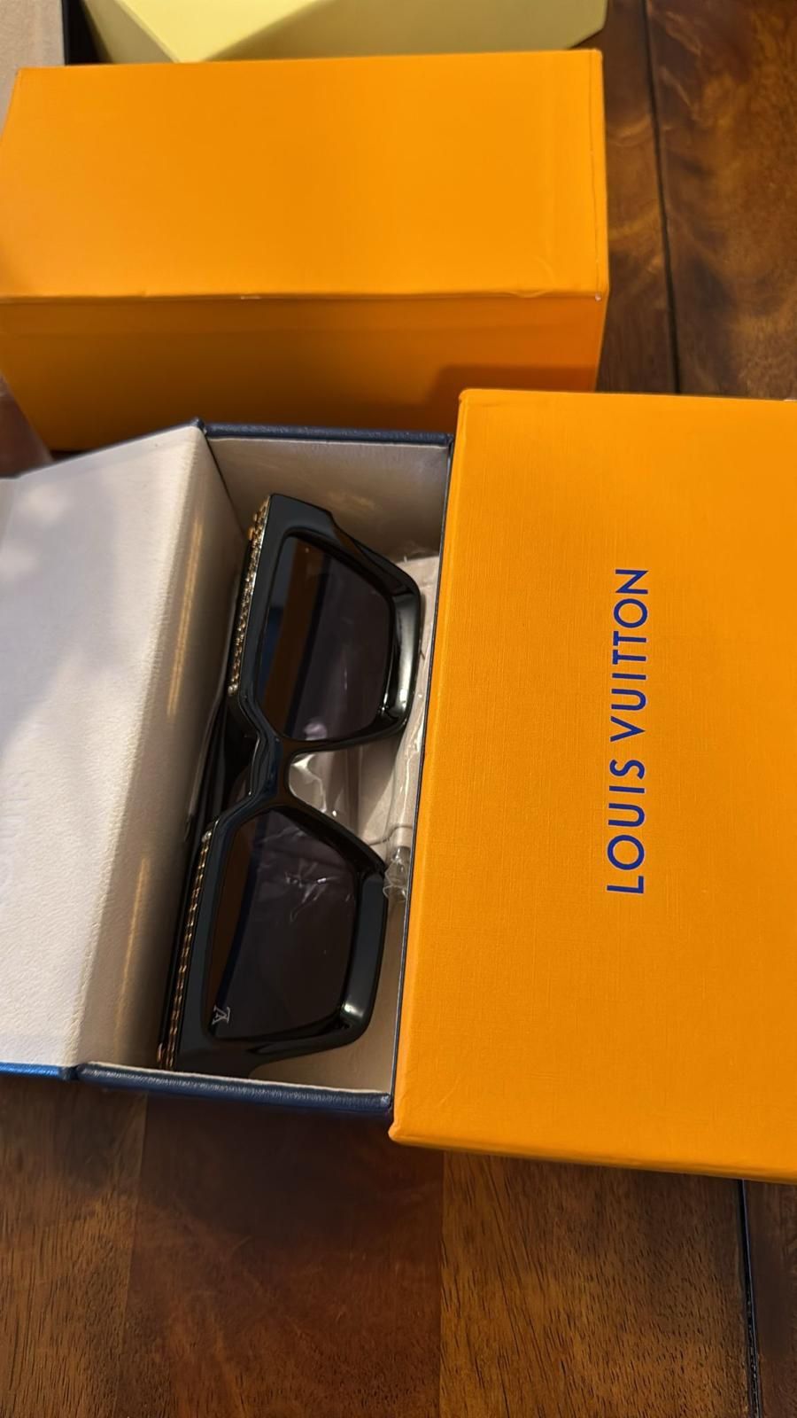Louis Vuitton Sun Glasses