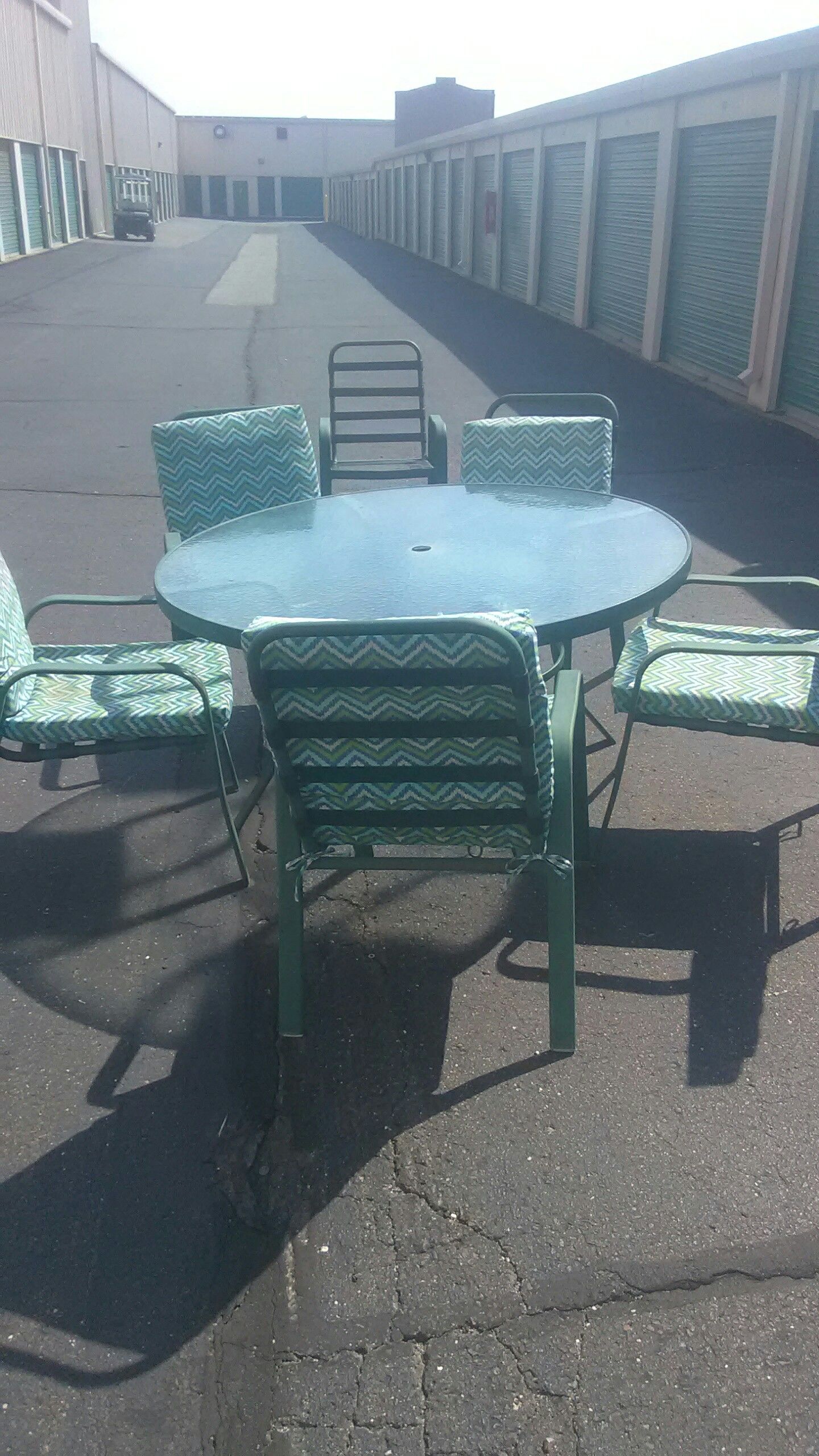 GREAT CONDITION INDOOR OUTDOOR PATIO SET 7 PIECE FOR ALL OCCASIONS CLEAN STURDY STACKABLE CHAIRS DELIVERY IS POSSIBLE TODAY