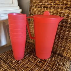 𝗙𝗥𝗘𝗘 Pitcher Set W/6 Tumblers