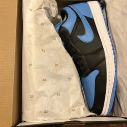 Air Jordan 1 Low Black university blue