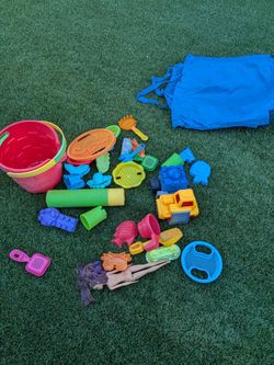 Beach toys and bag