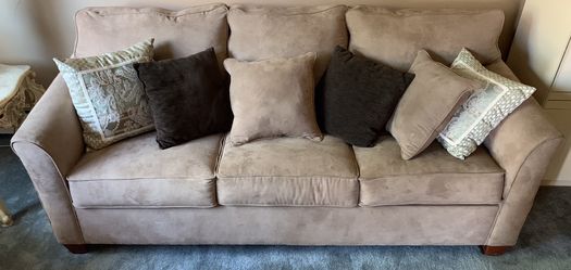 Sofa (queen) & Love Seat (twin) sleepers set by Jennifer Convertible. style: victory lane #7251, color: taupe