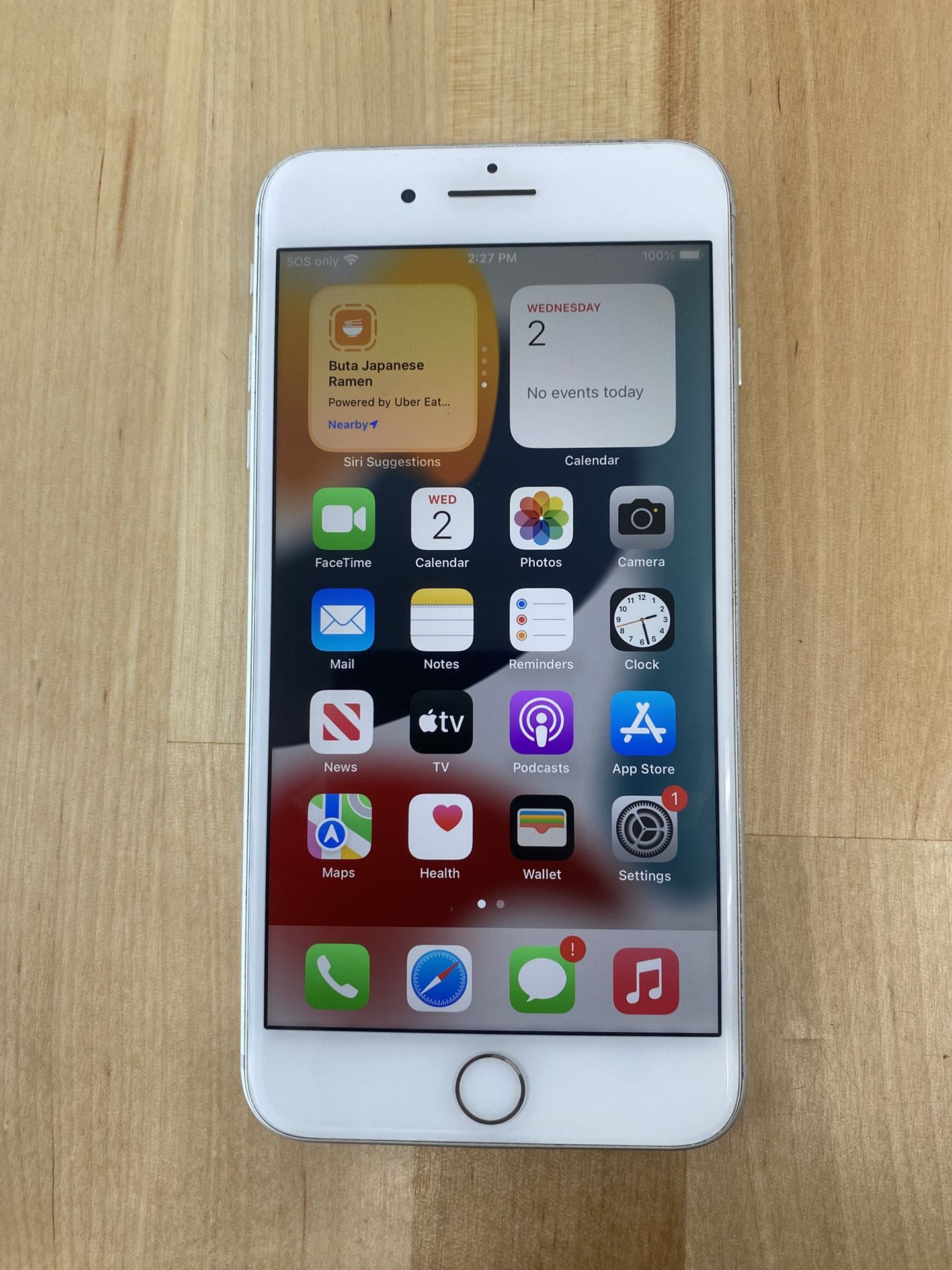 Unlocked iPhone 8 Plus 256GB Silver - Cracked back but works perfect.